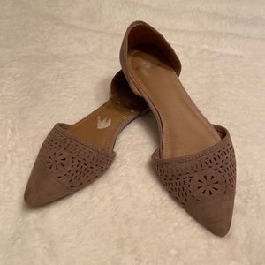 Taupe Pointy flats